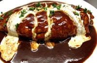 オムライス・デミグラスソースの写真